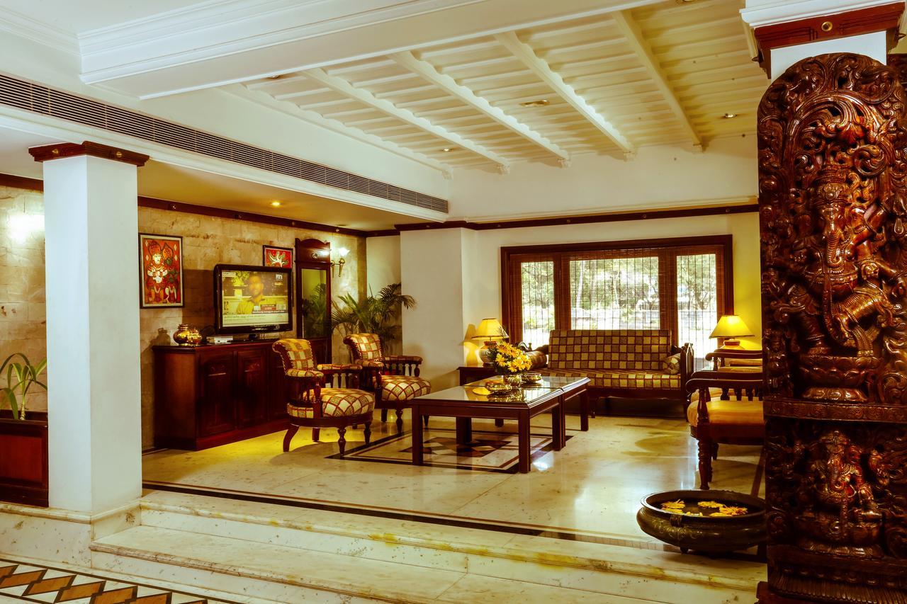 Krishna Inn Ґуруваюр Екстер'єр фото