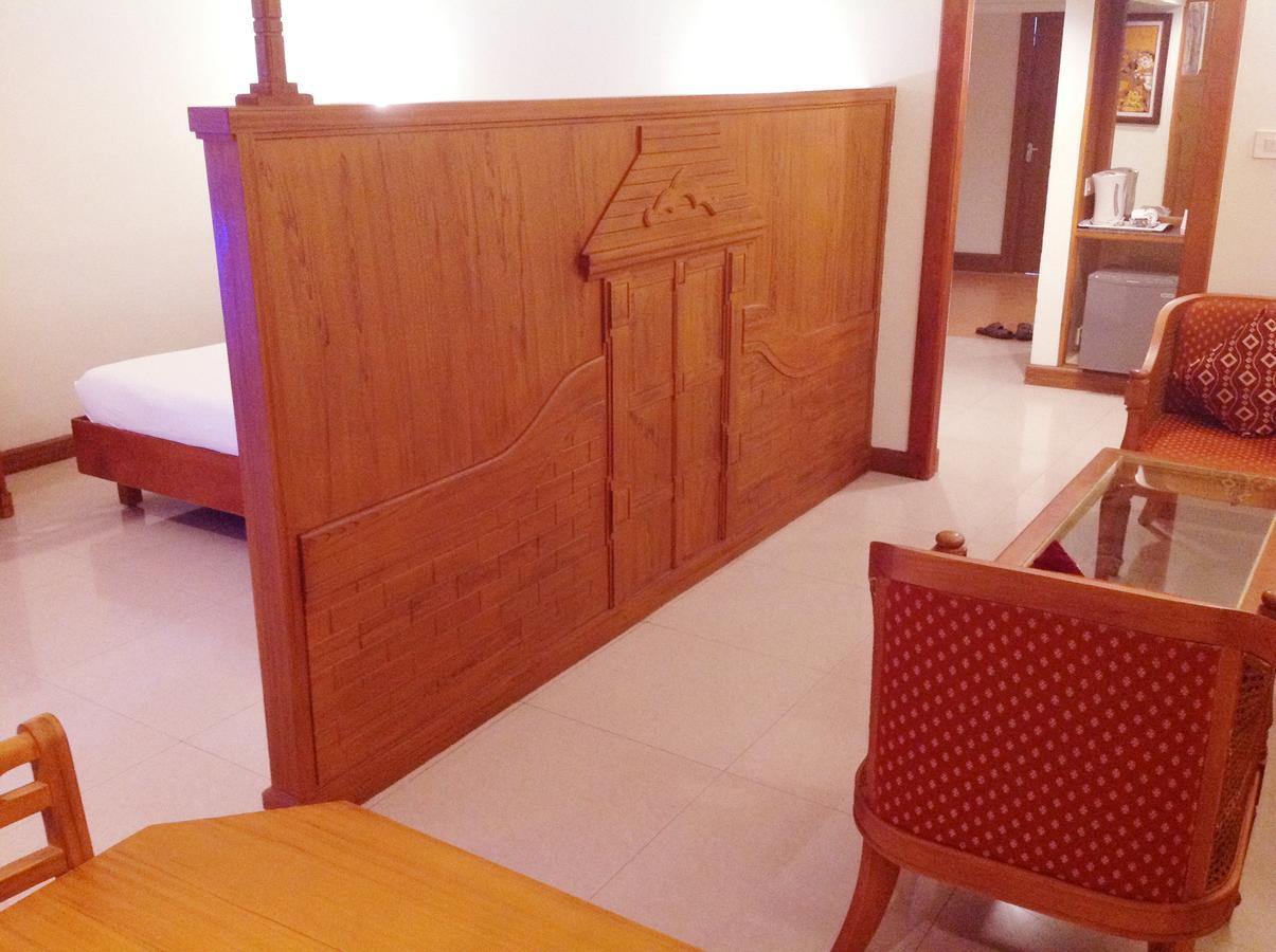 Krishna Inn Ґуруваюр Екстер'єр фото